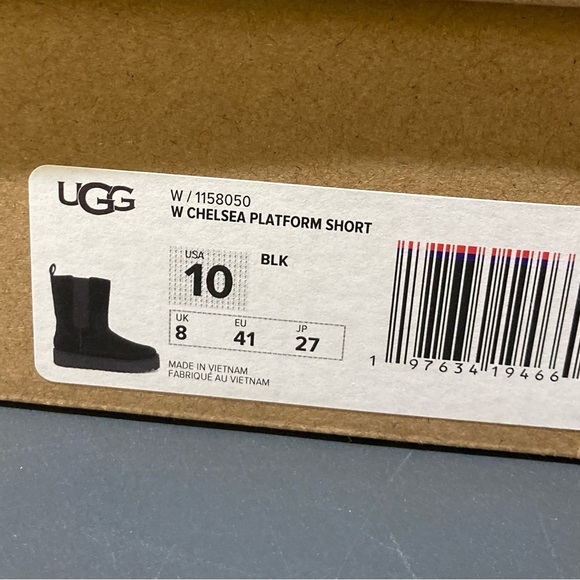 UGG CHELSEA PLATFORM SHORT SIZE 10 BLACK NIB - Picture 6 of 6